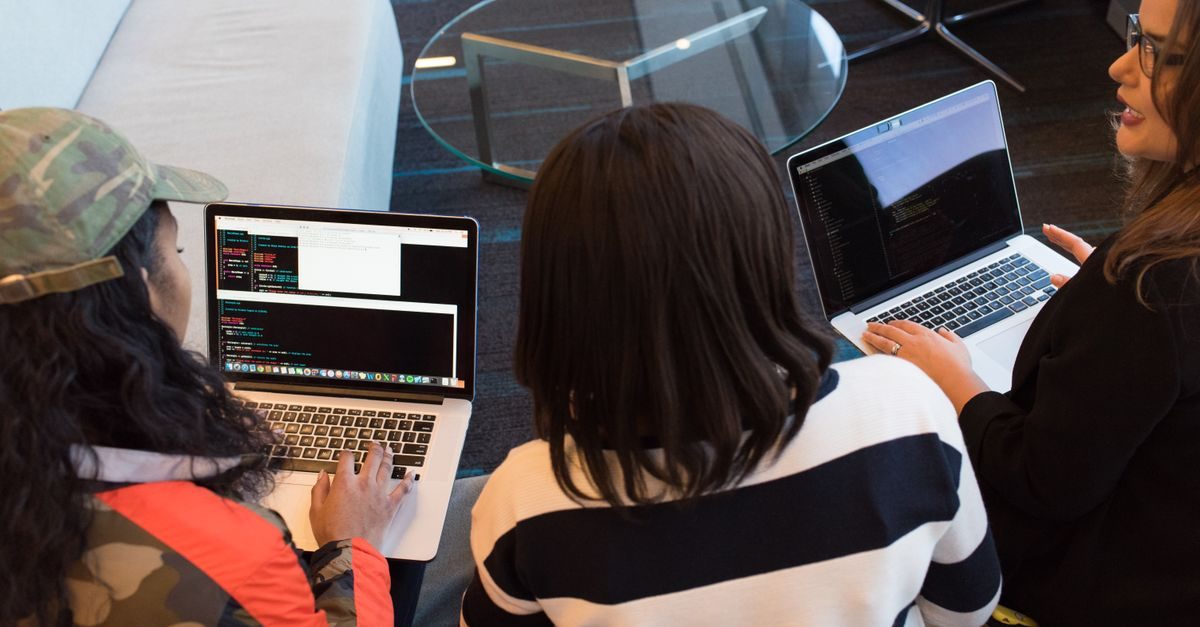 HubSpot vs kilpailijat: Pipedrive, Salesforce, Mailchimp ja ActiveCampaign