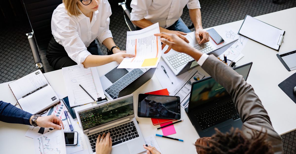 Odoo vai HubSpot? Rehellinen vertailu markkinoinnin ja CRM:n kannalta